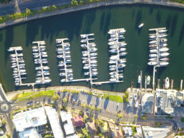 Glenelg Yacht Club - where's the wind?
